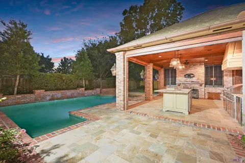 $1,000,000 | 15236 Campanile Court, Baton Rouge, LA 70810
