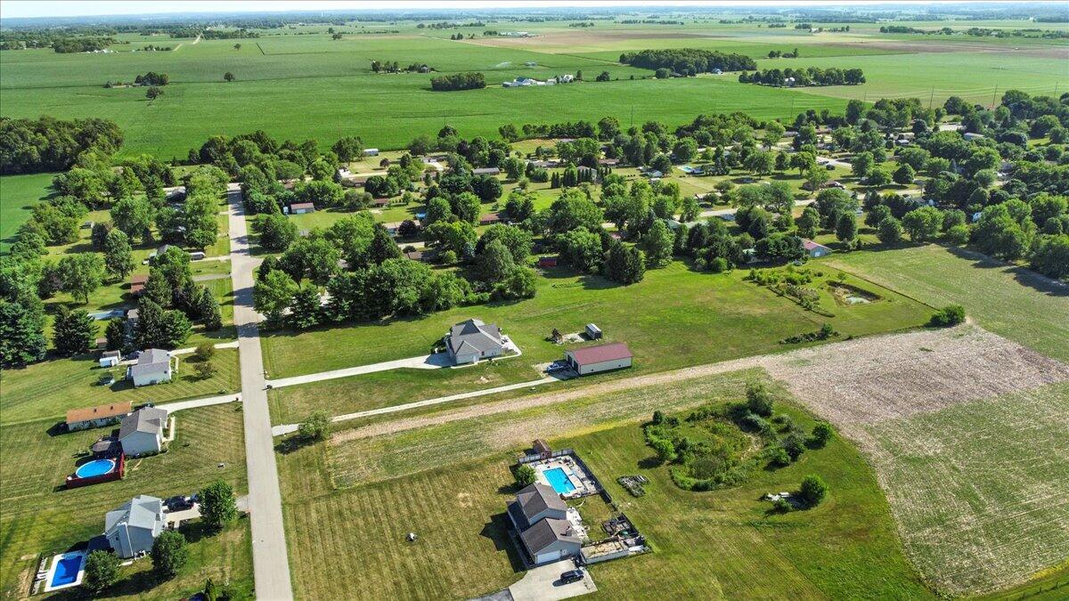 3165 Tamarack Avenue Springfield, OH 45502 - Photo 42 of 46 42-dji_fly_20240702_094050_302_171992768
