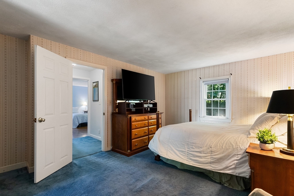 31 Hiawatha Road Woburn, MA 01801 - Photo 14 of 29