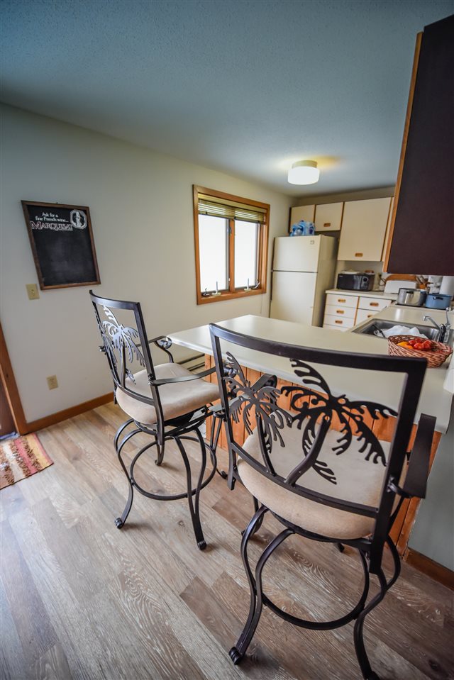 28 D Cross Town Road, Unit D West Dover, VT 05356 - Photo 6 of 13 Gallery Image 6