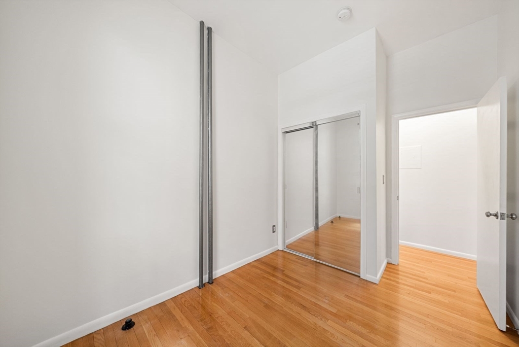 38-40 St Botolph Street, Unit 5 Boston, MA 02116 - Photo 11 of 13