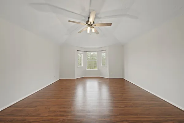 $2,300 | 18902 Sun Pass Drive, Tomball, TX 77377