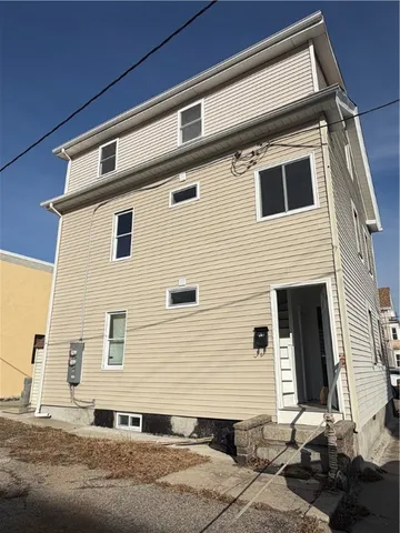 $1,300 | 24 De Soto Street, Unit 1, Providence, RI 02909