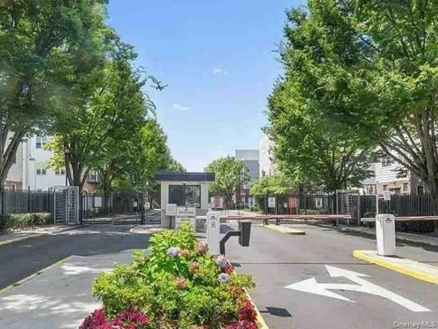 $257,000 | 100 Neptune Lane, Unit 15100 | Harding Park