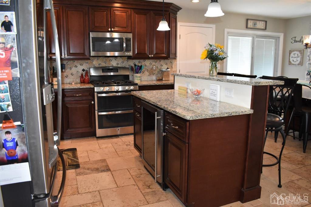 208 Raritan Street Union Beach, NJ 07735 - Photo 10 of 32 Gallery Image 10