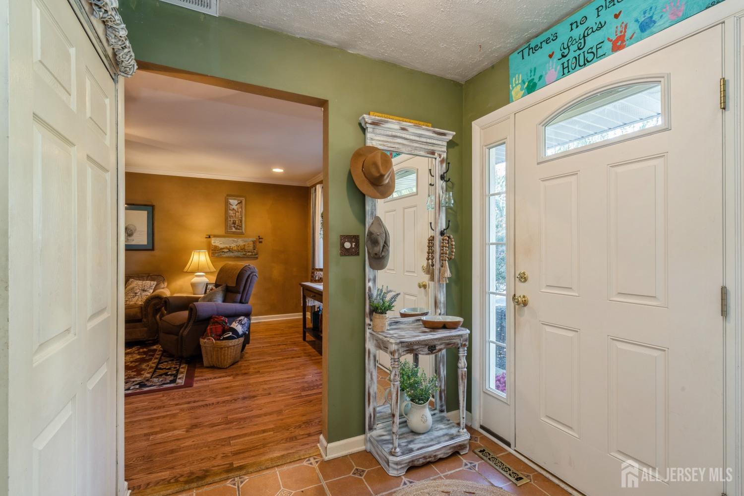 22 Constable Road Kendall Park, NJ 08824 - Photo 11 of 32 a view of living room