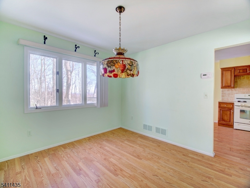 184 Patriots Road Morris Plains, NJ 07950 - Photo 11 of 24
