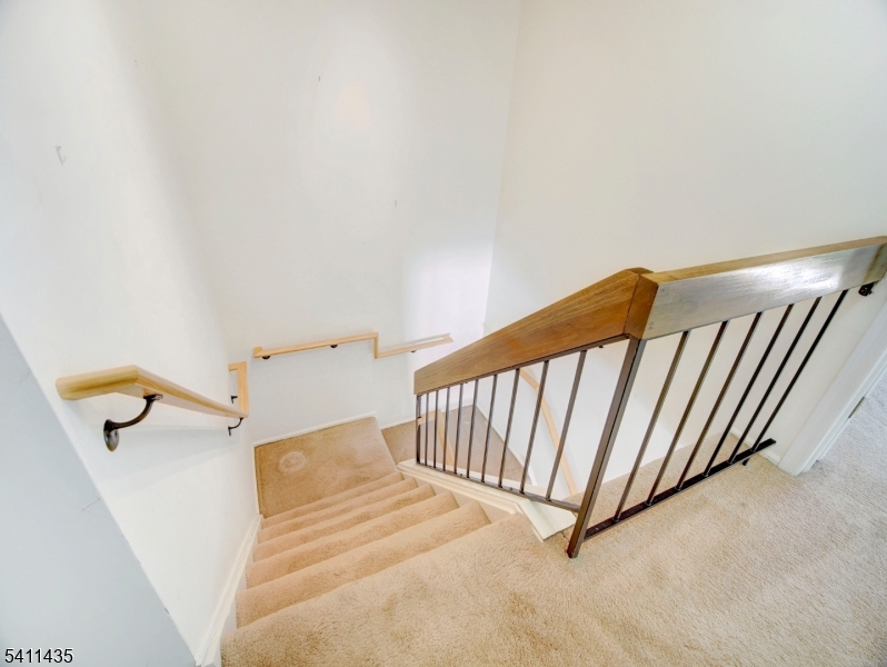 184 Patriots Road Morris Plains, NJ 07950 - Photo 14 of 24