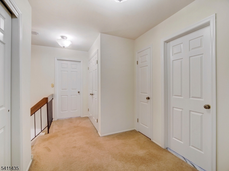 184 Patriots Road Morris Plains, NJ 07950 - Photo 15 of 24