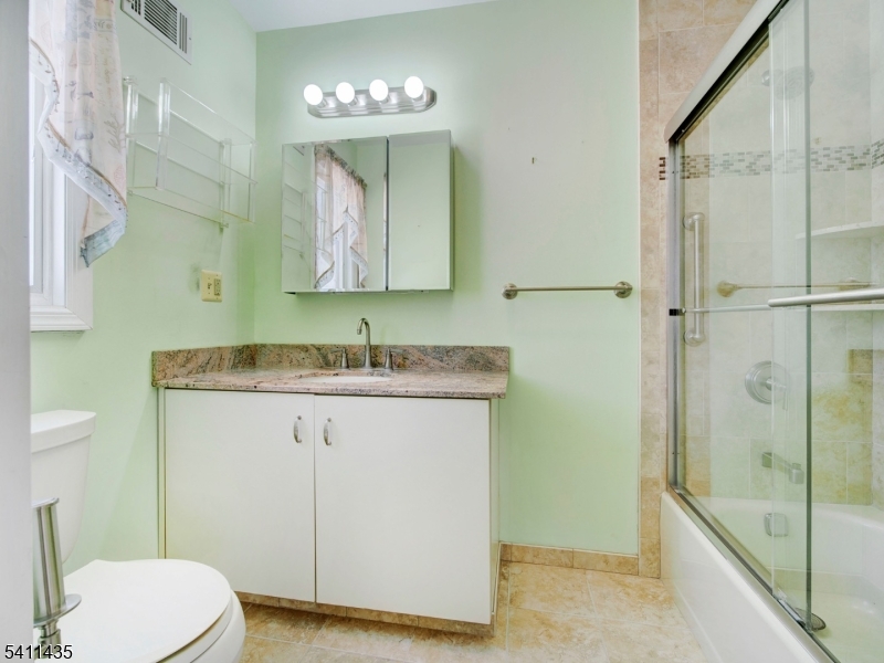 184 Patriots Road Morris Plains, NJ 07950 - Photo 18 of 24