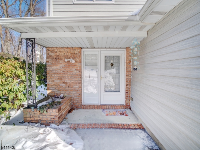 184 Patriots Road Morris Plains, NJ 07950 - Photo 2 of 24