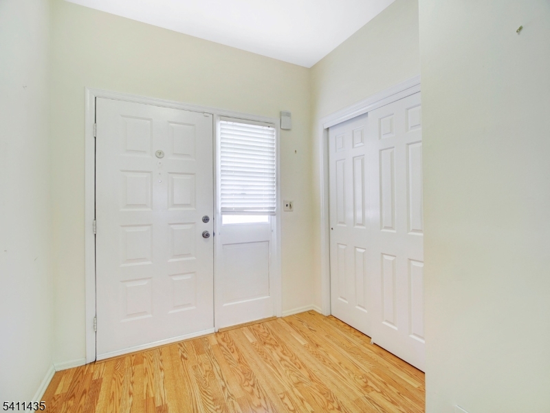 184 Patriots Road Morris Plains, NJ 07950 - Photo 3 of 24