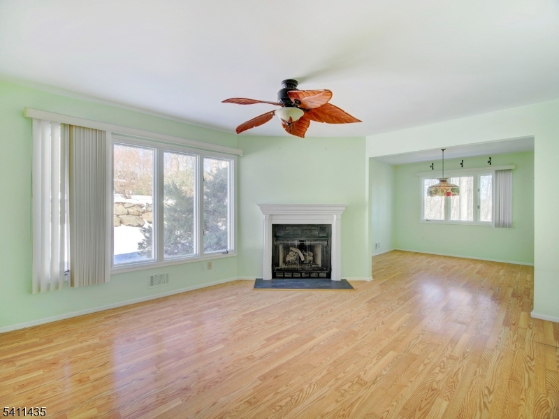 184 Patriots Road Morris Plains, NJ 07950 - Photo 5 of 24