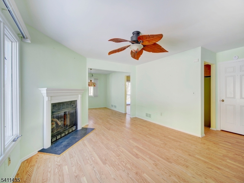 184 Patriots Road Morris Plains, NJ 07950 - Photo 6 of 24