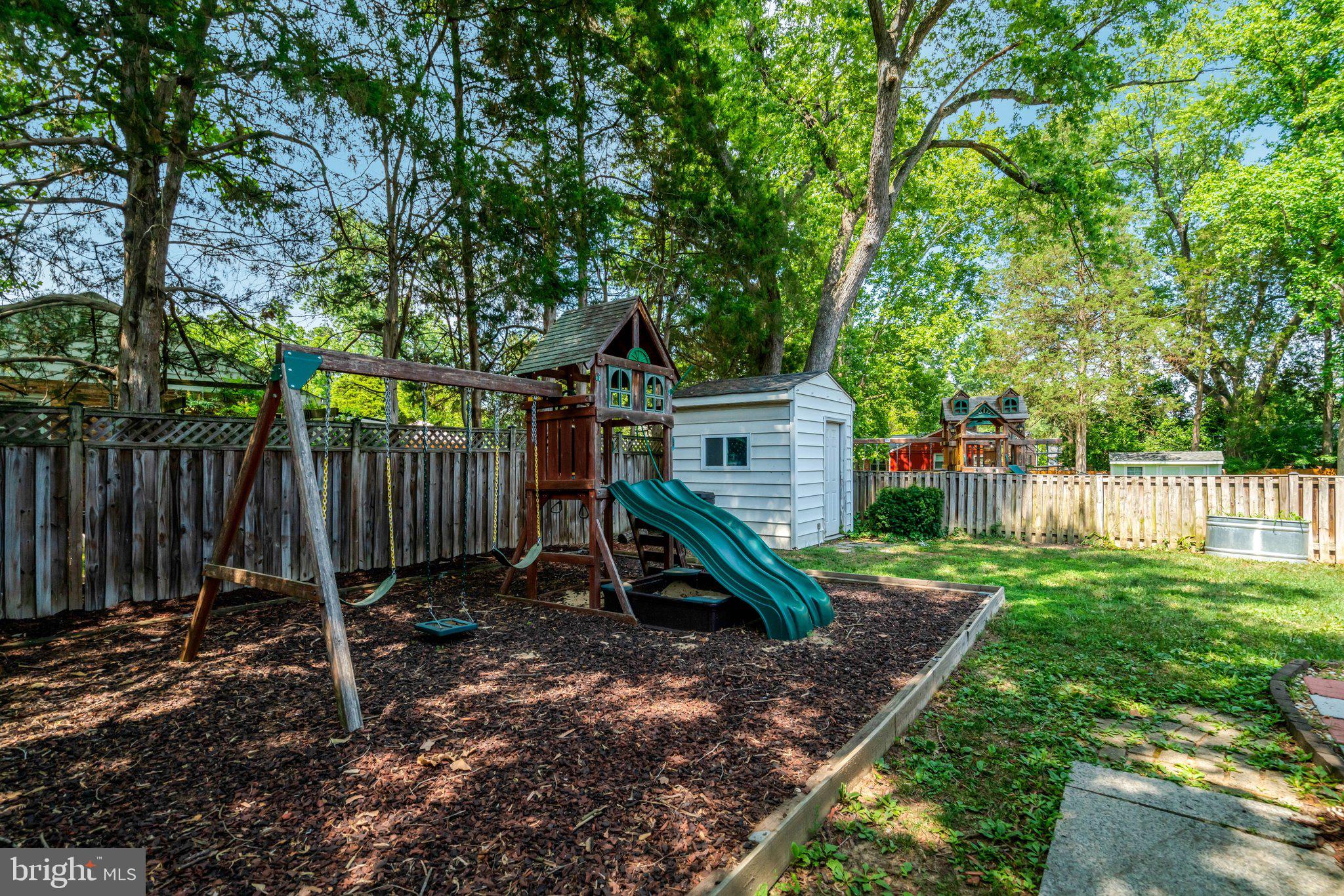 8015 New Market Road Alexandria, VA 22308 - Photo 39 of 41 Backyard