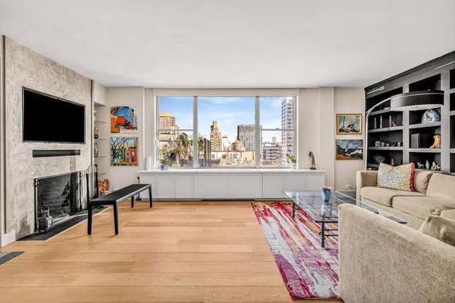 $1,899,000 | 169 East 69th Street, Unit 19A | Lenox Hill