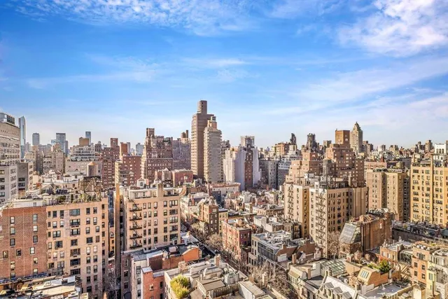 $1,899,000 | 169 East 69th Street, Unit 19A | Lenox Hill