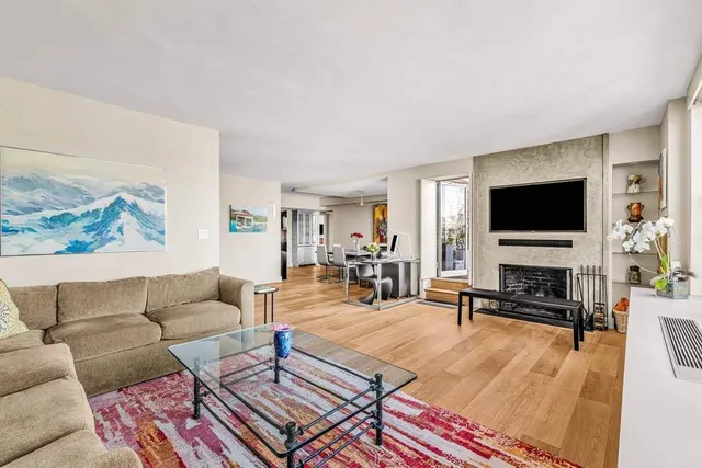 $1,899,000 | 169 East 69th Street, Unit 19A | Lenox Hill