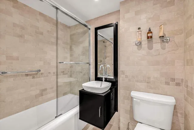 $1,899,000 | 169 East 69th Street, Unit 19A | Lenox Hill