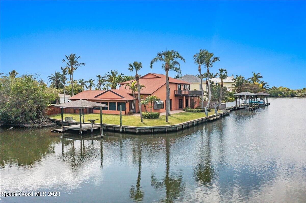 Over 200' of waterfront !