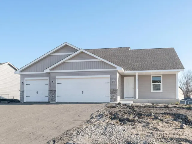 $416,900 | 2127 River Bend Trail, Mayer, MN 55360