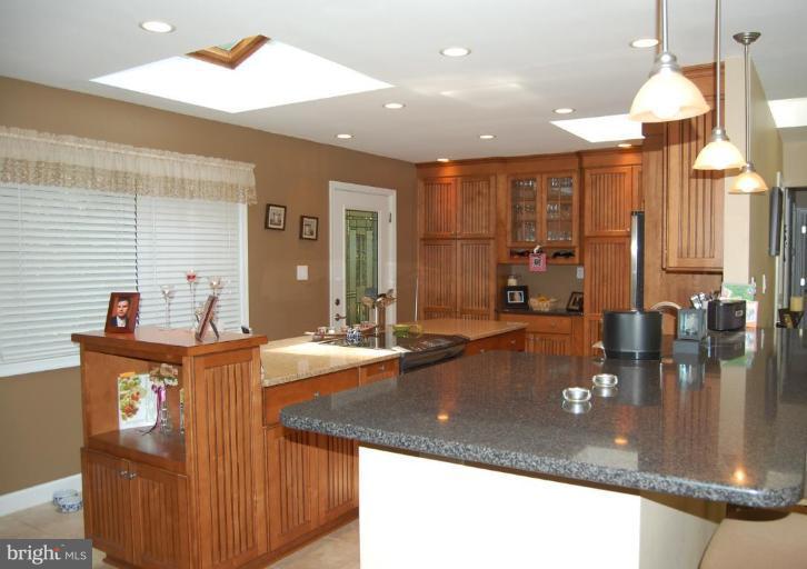 2304 Fox Fire Court Reston, VA 20191 - Photo 2 of 27 Kitchen