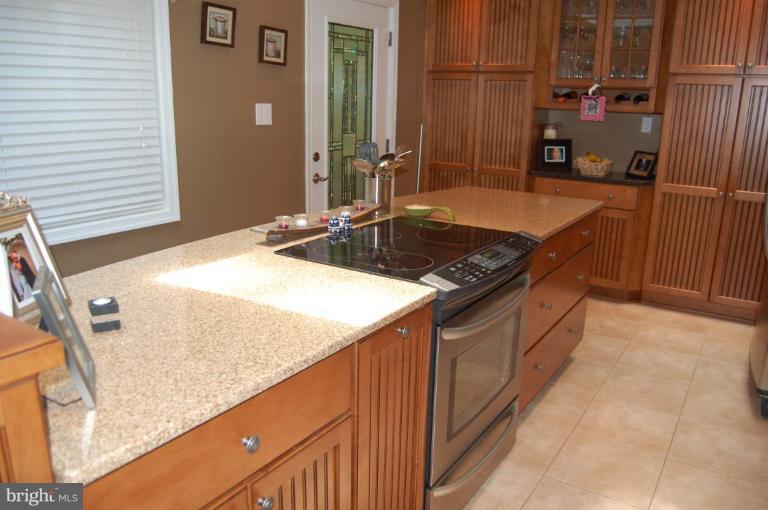 2304 Fox Fire Court Reston, VA 20191 - Photo 11 of 27 Kitchen #3