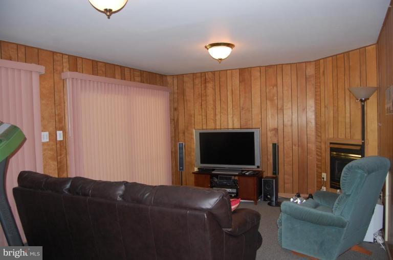 2304 Fox Fire Court Reston, VA 20191 - Photo 22 of 27 Recreation Room