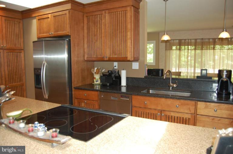 2304 Fox Fire Court Reston, VA 20191 - Photo 4 of 27 Kitchen #2