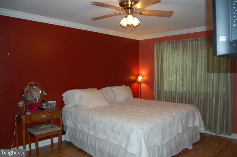 2304 Fox Fire Court Reston, VA 20191 - Photo 5 of 27 Master Bedroom