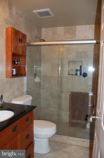 2304 Fox Fire Court Reston, VA 20191 - Photo 7 of 27 Master Bath