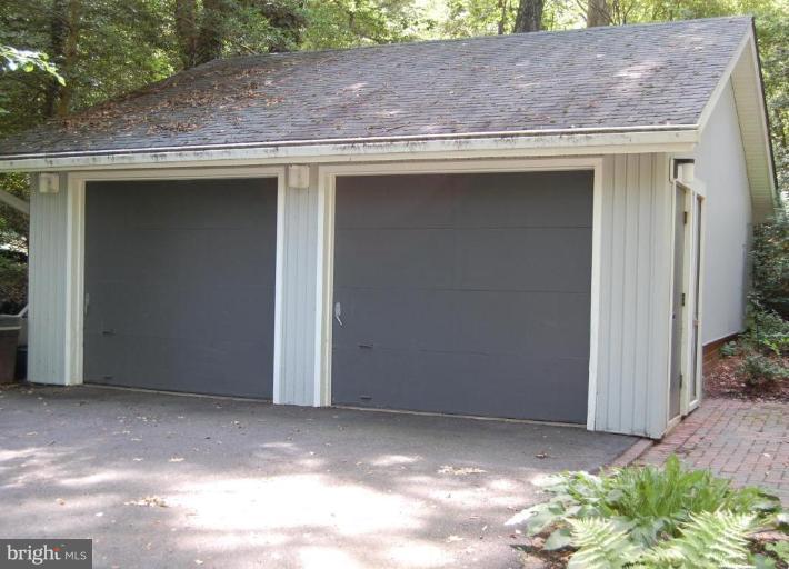 2304 Fox Fire Court Reston, VA 20191 - Photo 8 of 27 Garage 1