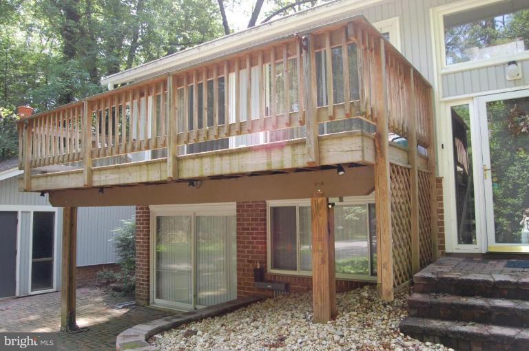 2304 Fox Fire Court Reston, VA 20191 - Photo 9 of 27 Deck