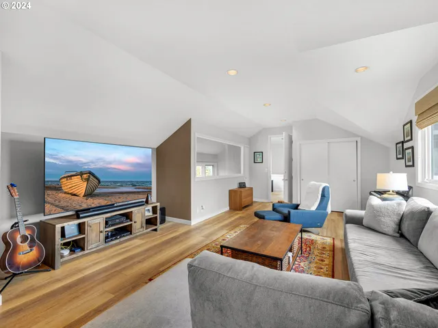 $2,495,000 | 3282 Sunset Boulevard, Seaside, OR 97138