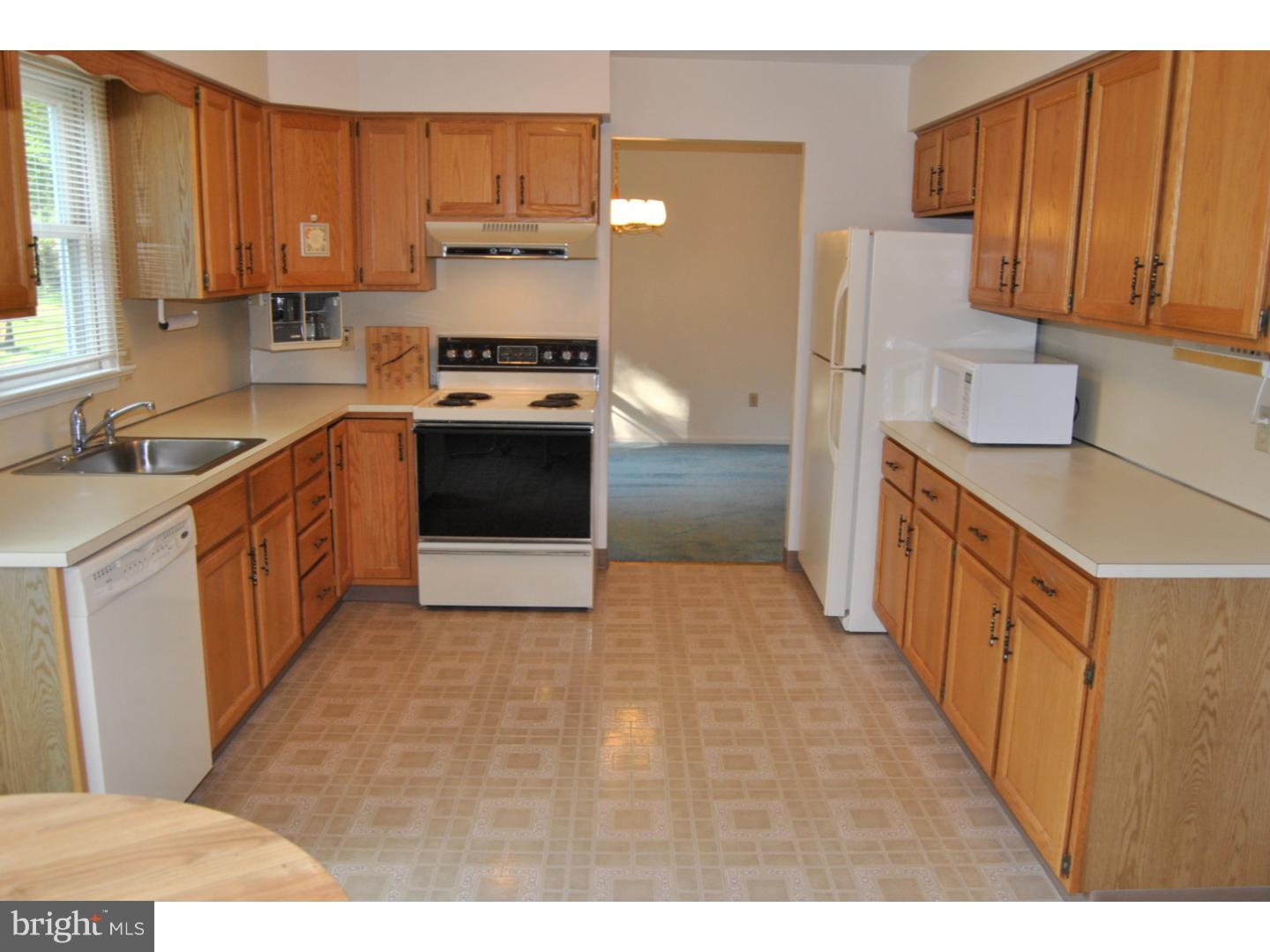 203 Knapp Road Lansdale, PA 19446 - Photo 12 of 24 Kitchen
