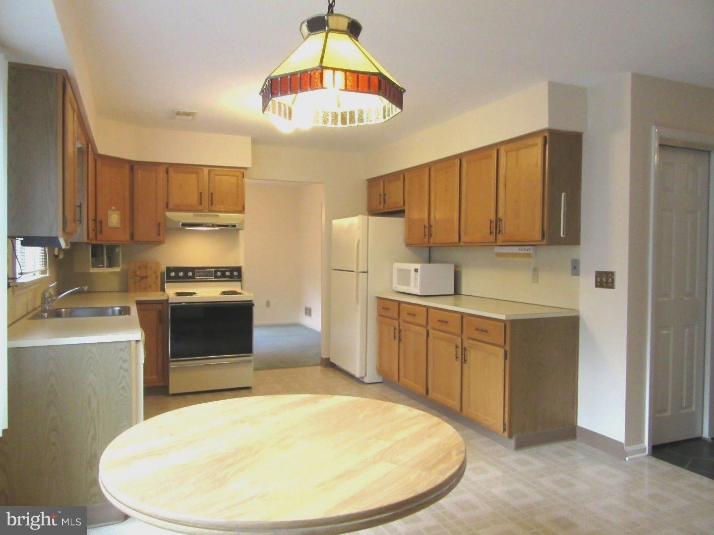 203 Knapp Road Lansdale, PA 19446 - Photo 13 of 24 Kitchen