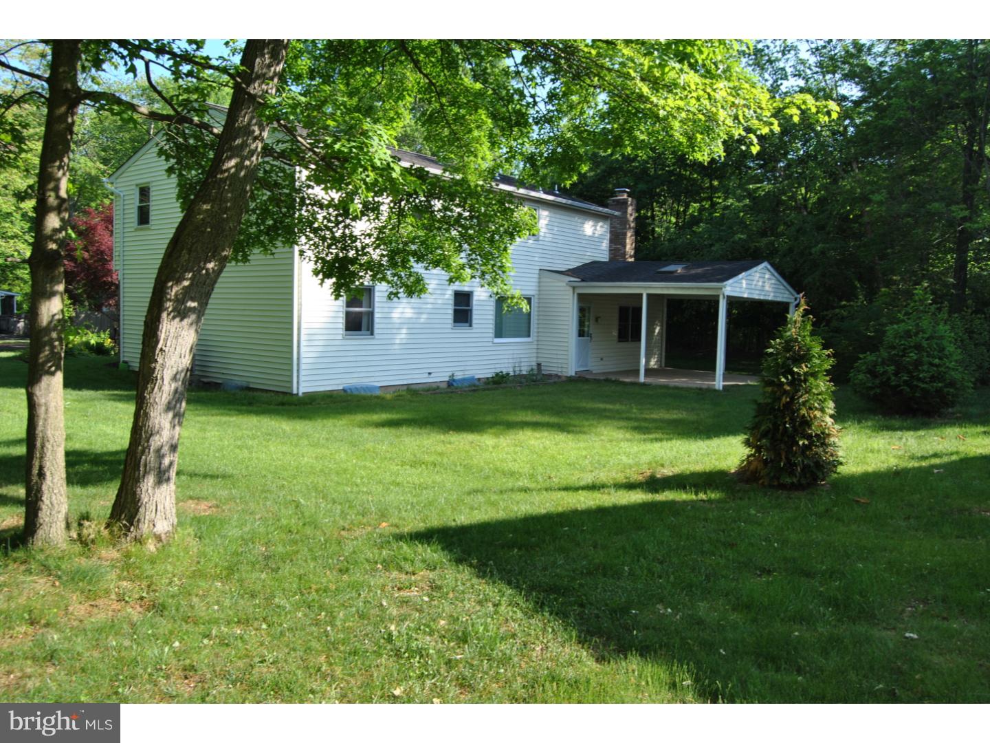 203 Knapp Road Lansdale, PA 19446 - Photo 5 of 24 Exterior Back