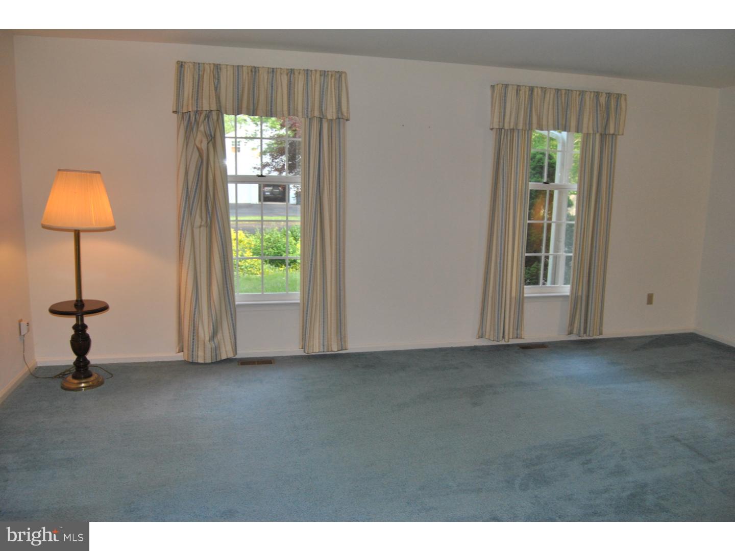 203 Knapp Road Lansdale, PA 19446 - Photo 10 of 24 Living Room