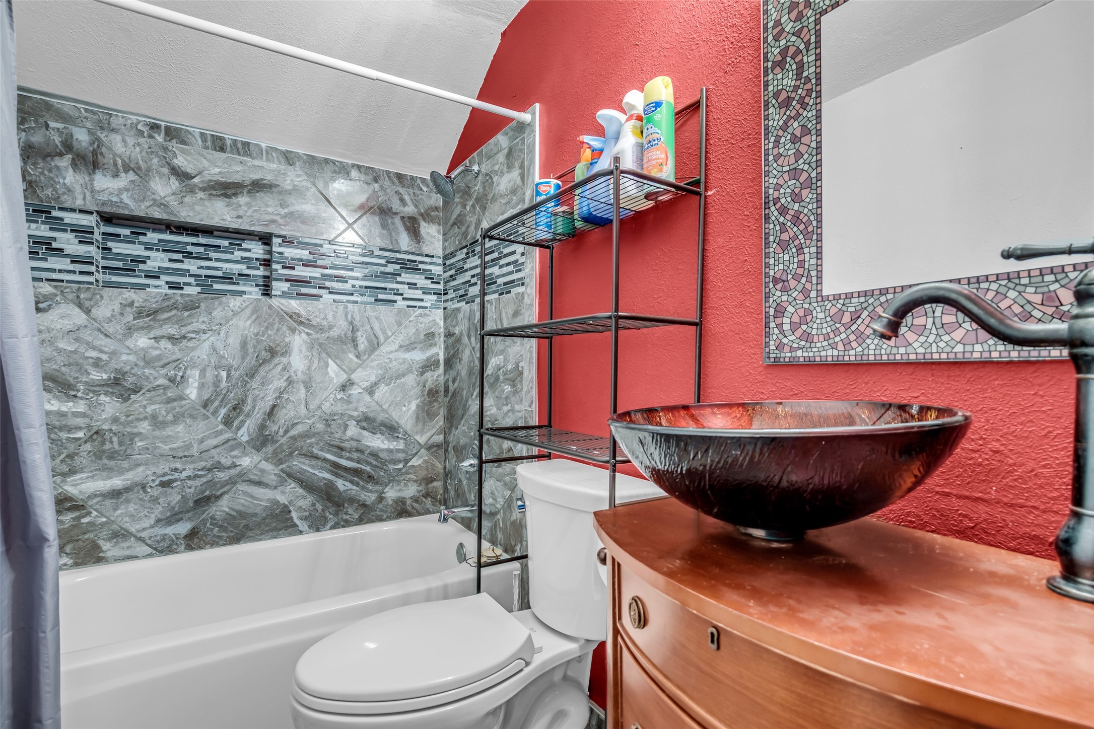 17031 Seven Pines Drive Spring, TX 77379 - Photo 24 of 28 2nd Bathroom located on the second floor with access to the bedroom and Loft area.