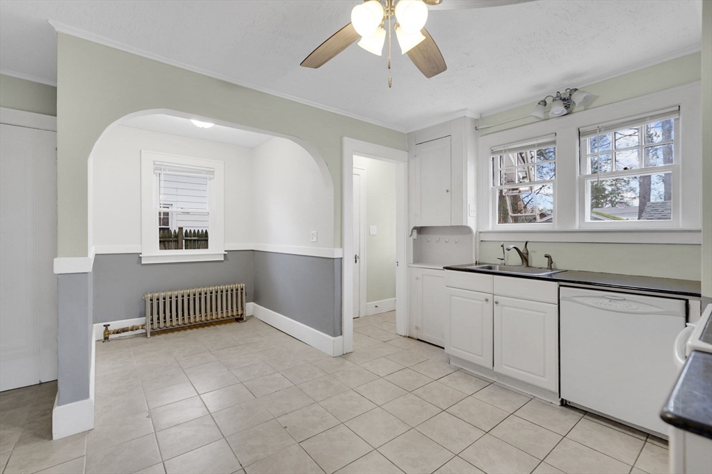 16 Fenimore Boulevard Springfield, MA 01108 - Photo 20 of 34