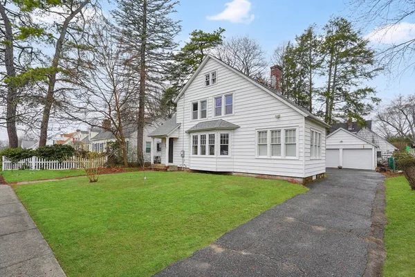 $359,900 | 16 Fenimore Boulevard, Springfield, MA 01108