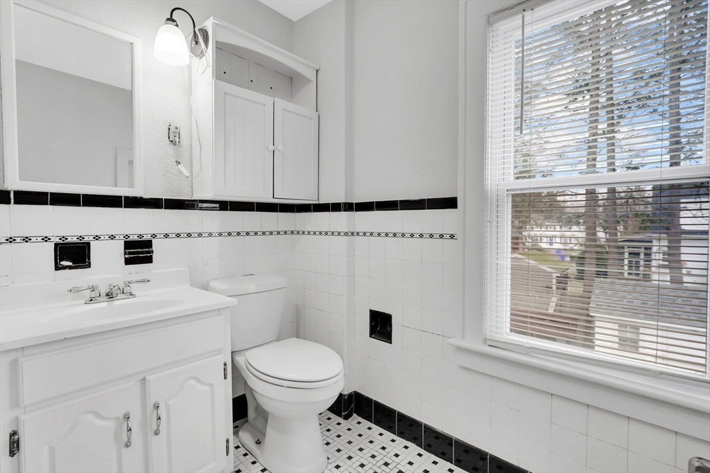 16 Fenimore Boulevard Springfield, MA 01108 - Photo 21 of 34