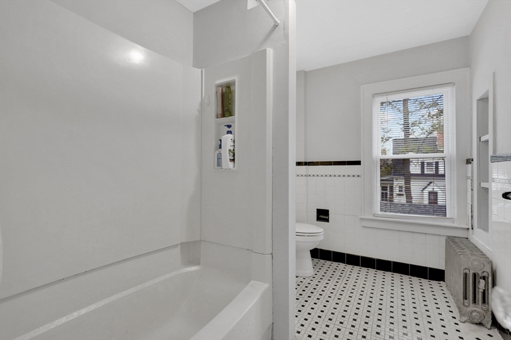 16 Fenimore Boulevard Springfield, MA 01108 - Photo 22 of 34