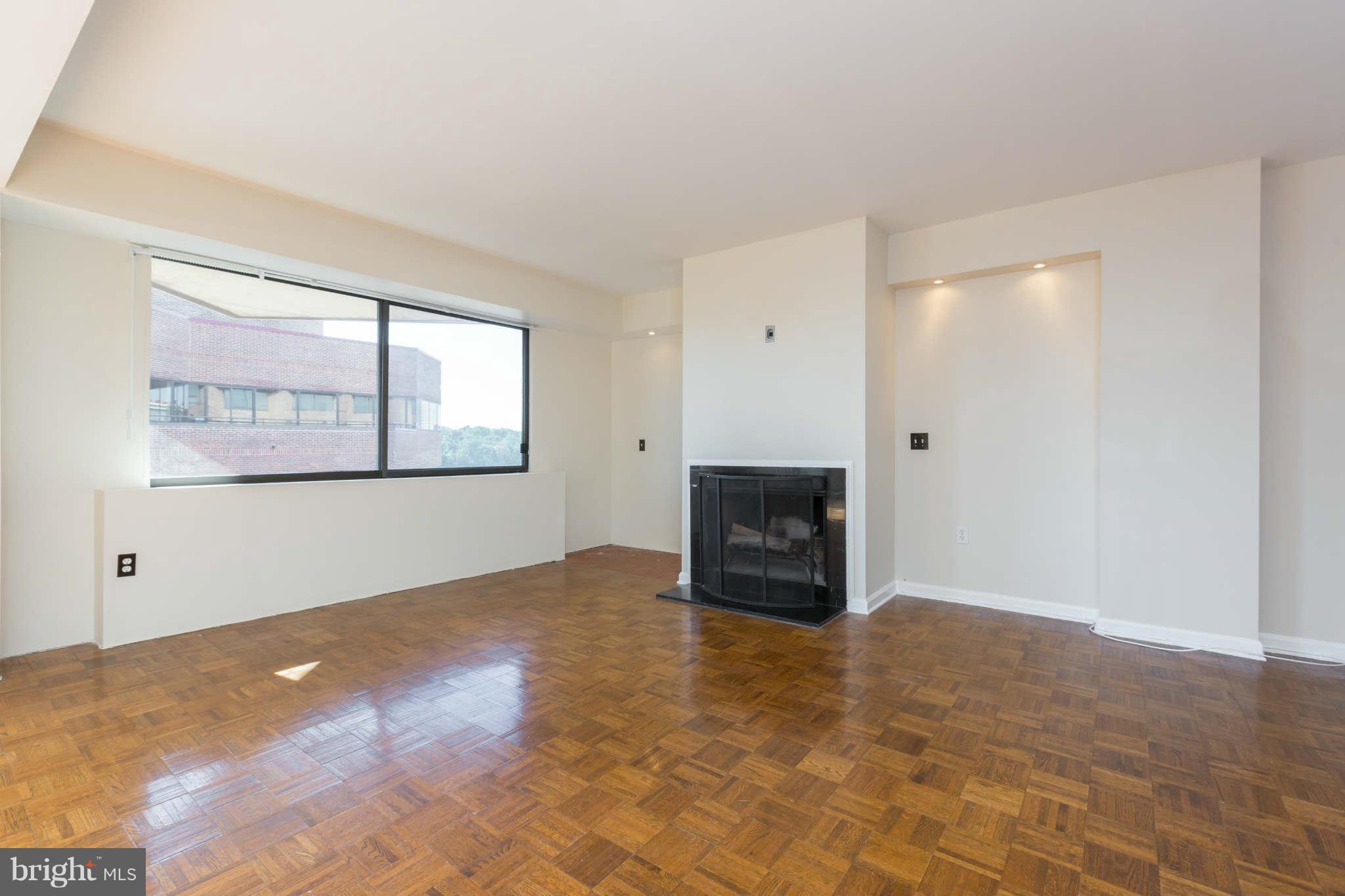 1015 33rd Street Northwest, Unit 809 Washington, DC 20007 - Photo 3 of 21 Living Room