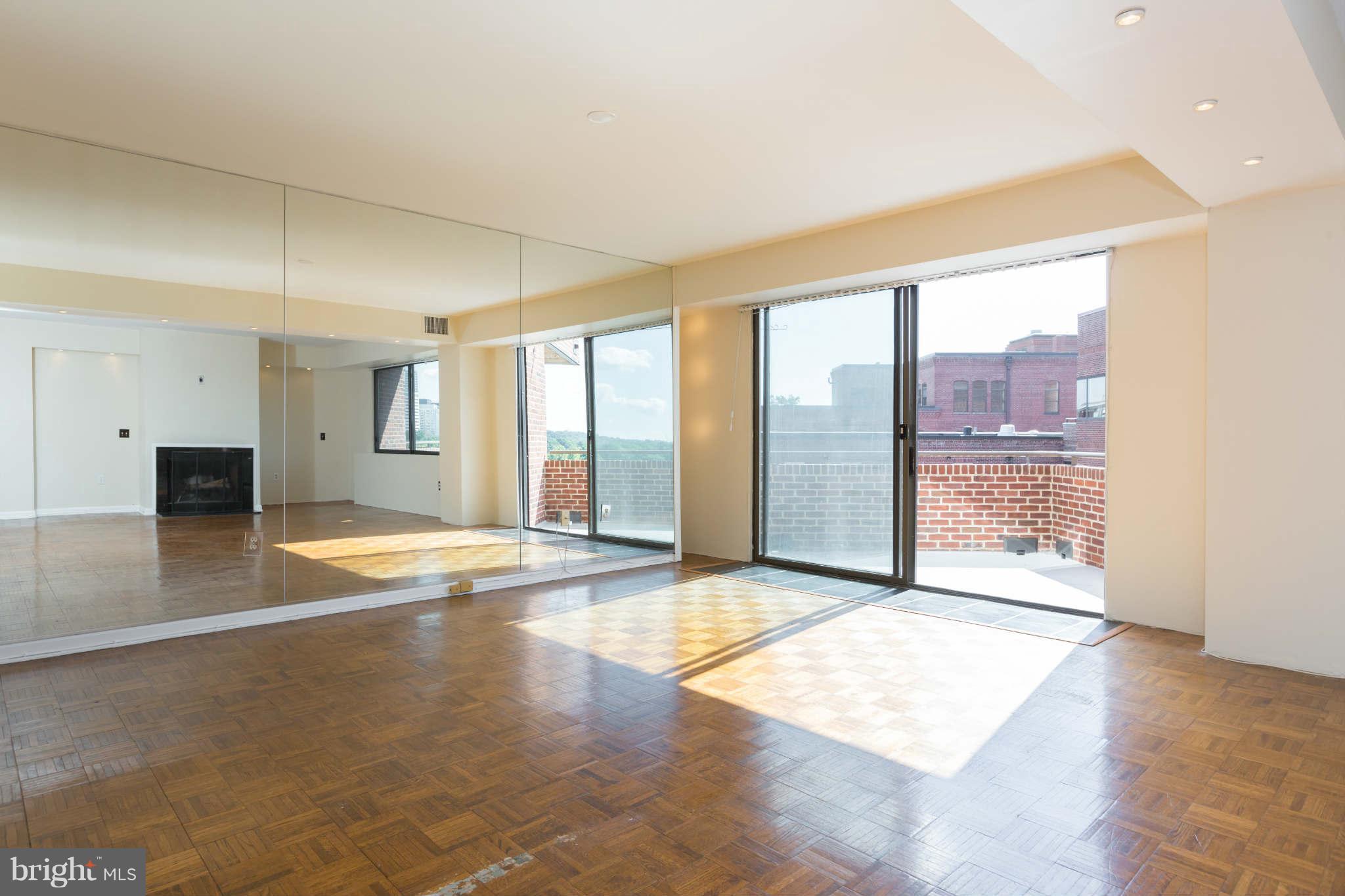 1015 33rd Street Northwest, Unit 809 Washington, DC 20007 - Photo 4 of 21 Dining Room