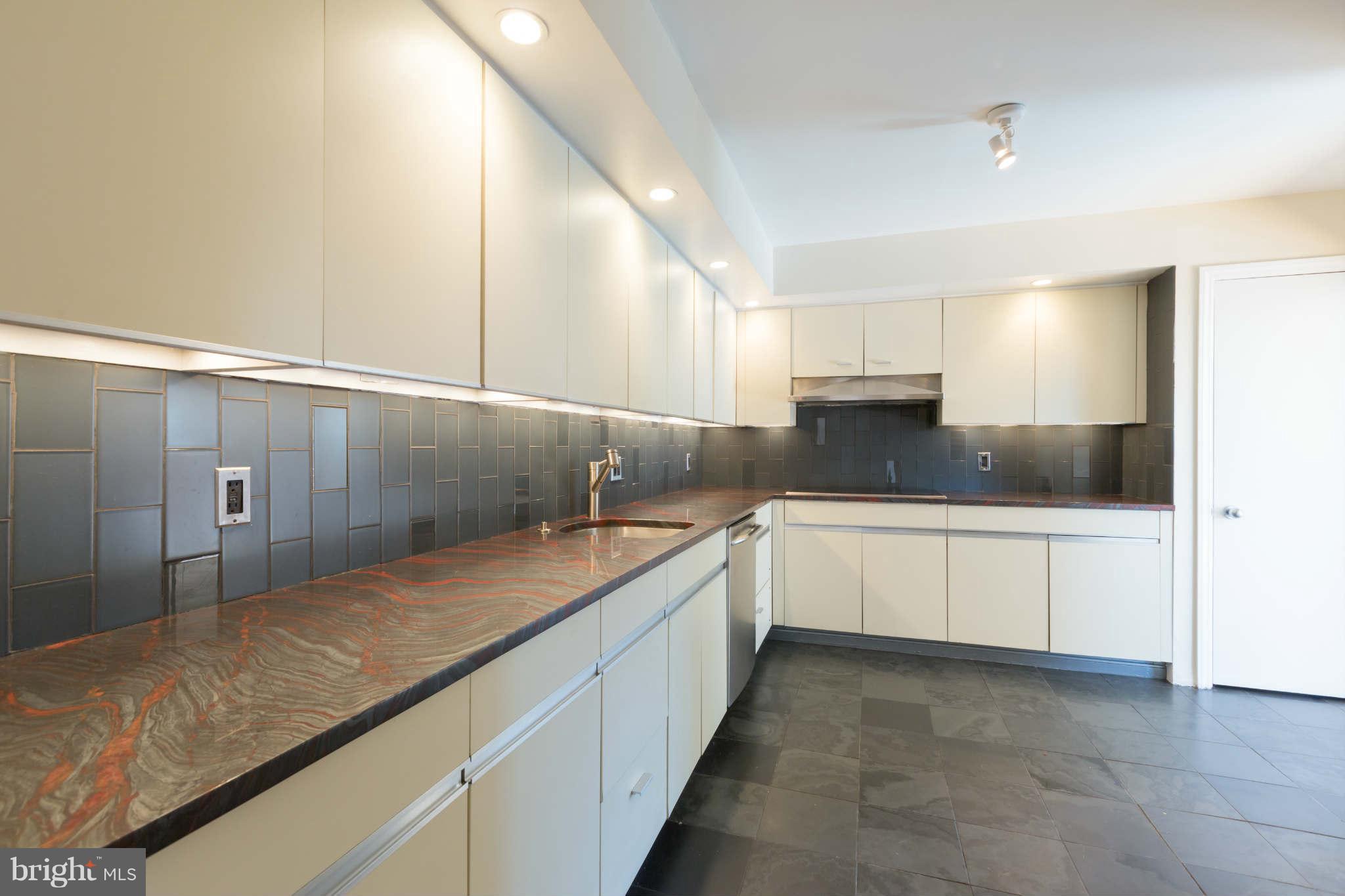 1015 33rd Street Northwest, Unit 809 Washington, DC 20007 - Photo 5 of 21 Kitchen
