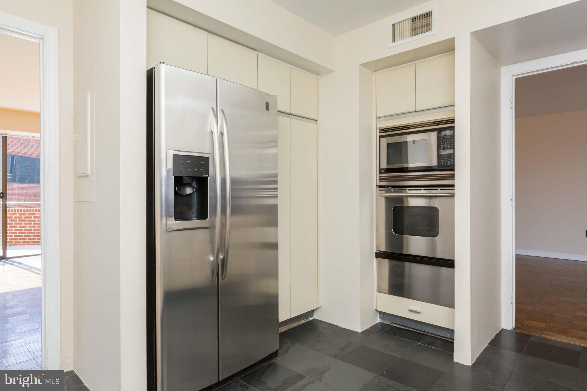 1015 33rd Street Northwest, Unit 809 Washington, DC 20007 - Photo 6 of 21 Kitchen