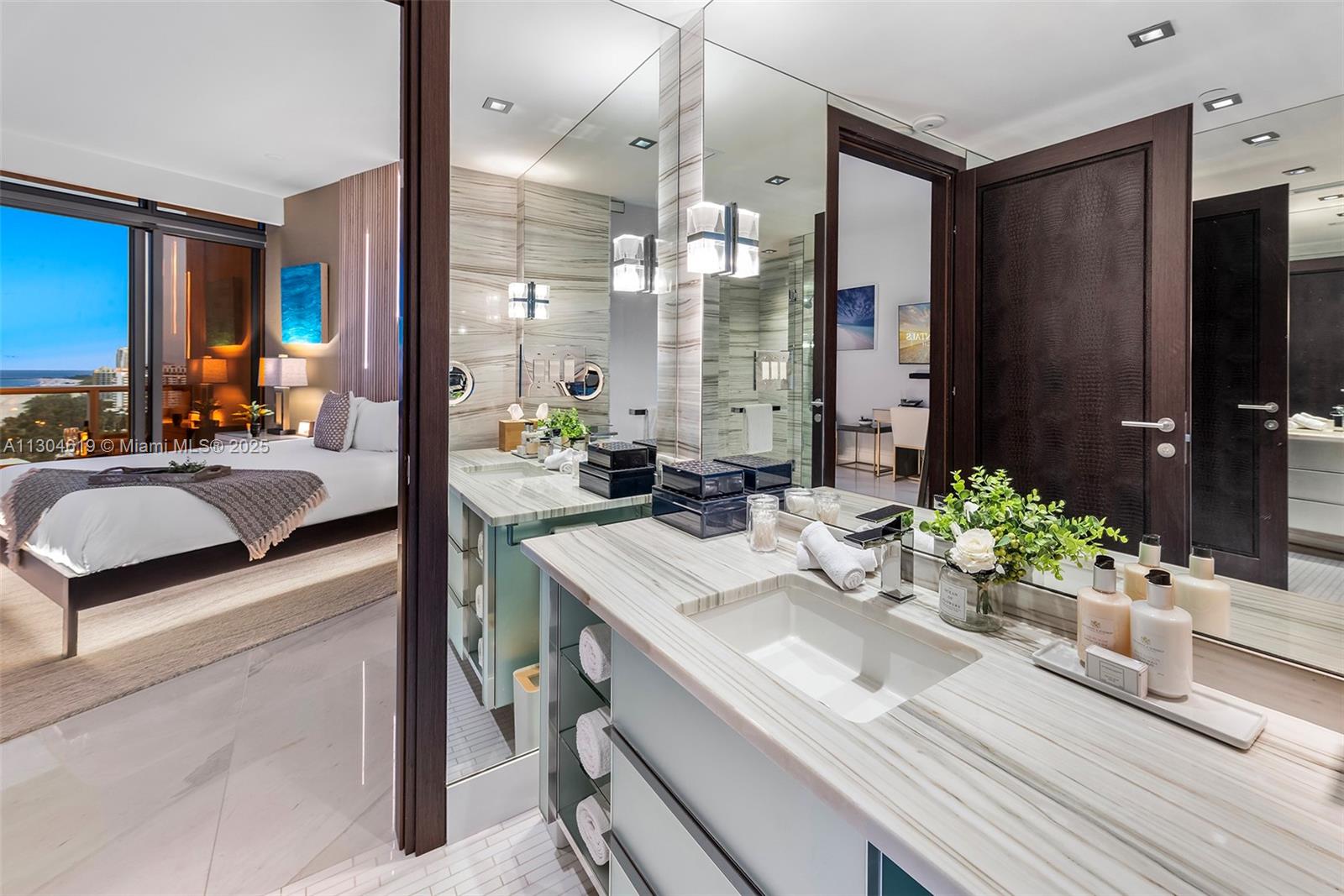 2201 Collins Avenue, Unit 1926/PH Miami Beach, FL 33139 - Photo 19 of 47