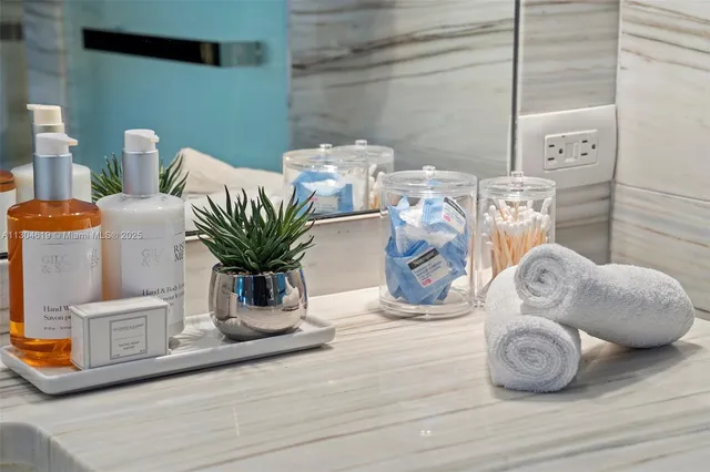 $20,000 | 2201 Collins Avenue, Unit 1926/PH, Miami Beach, FL 33139