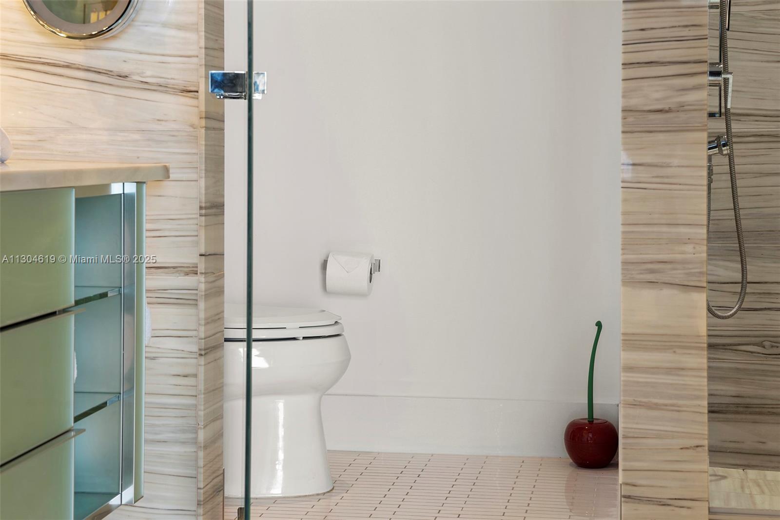 2201 Collins Avenue, Unit 1926/PH Miami Beach, FL 33139 - Photo 44 of 47